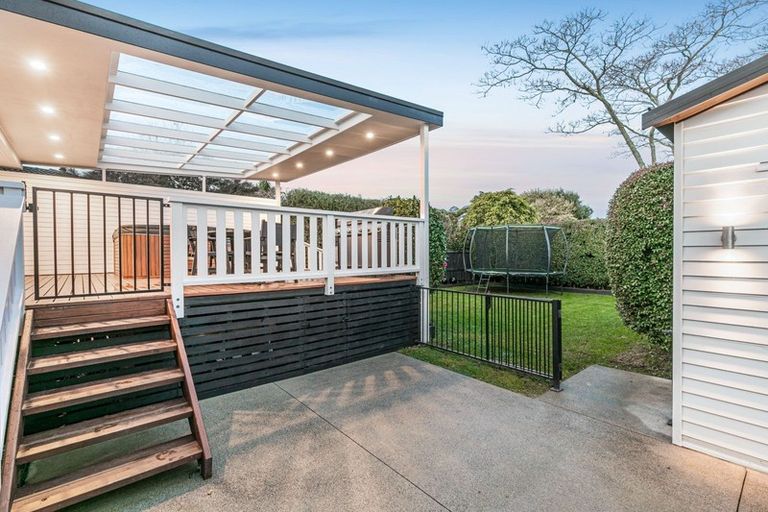 Photo of property in 83 Hutchinsons Road, Bucklands Beach, Auckland, 2014