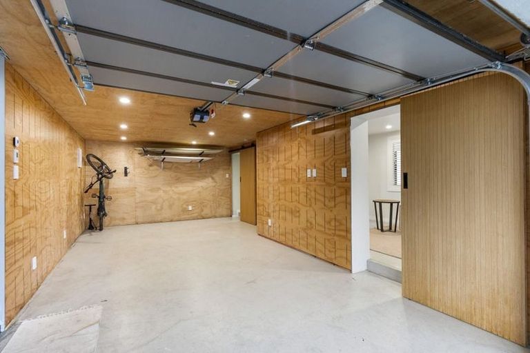 Photo of property in 120 Island Bay Road, Beach Haven, Auckland, 0626