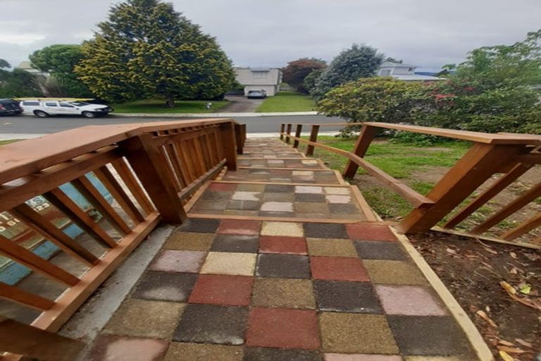 Photo of property in 9 Tirita Street, Kawaha Point, Rotorua, 3010