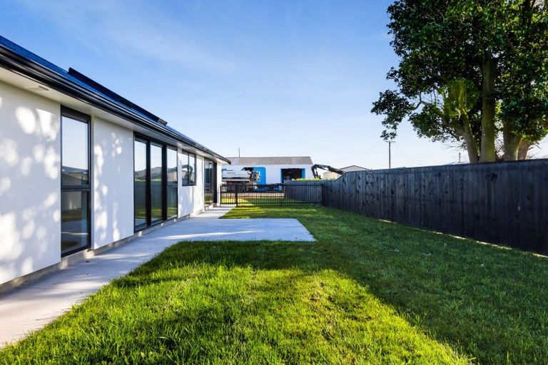 Photo of property in 74 Turuturu Road, Hawera, 4674