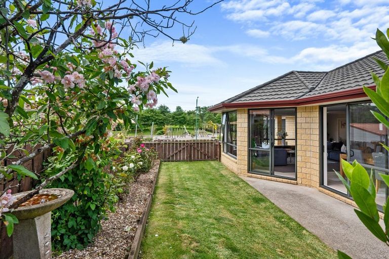 Photo of property in 38 Cabeleigh Drive, Helensville, 0800