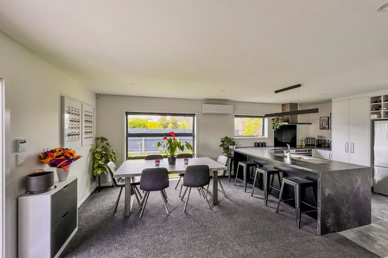 Photo of property in 2a Piper Place, Roslyn, Palmerston North, 4414