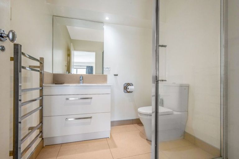 Photo of property in 10/22u Oriental Terrace, Oriental Bay, Wellington, 6011