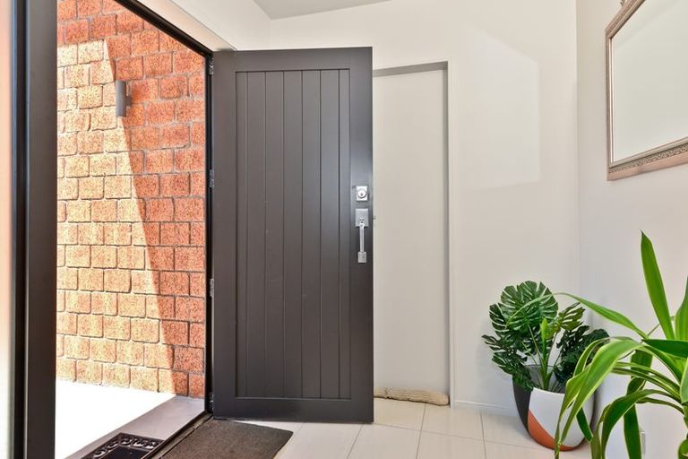 Photo of property in 2 Southbrook Close, Glenview, Hamilton, 3206