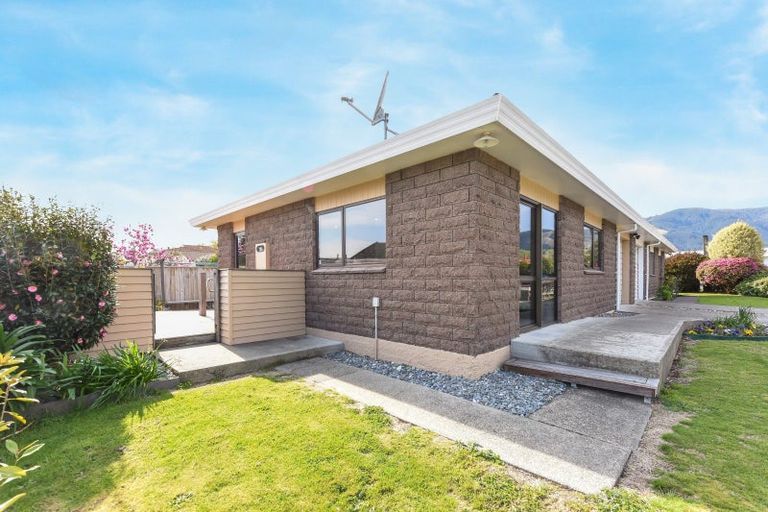 Photo of property in 2/2 Langbein Street, Stoke, Nelson, 7011
