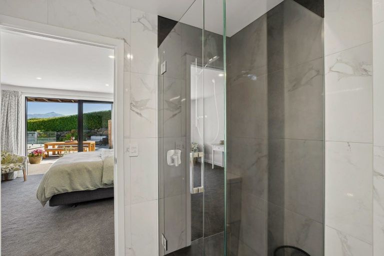 Photo of property in 314 Beacon Point Road, Wanaka, 9305
