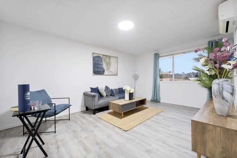 Photo of property in 92 Gallony Avenue, Massey, Auckland, 0614