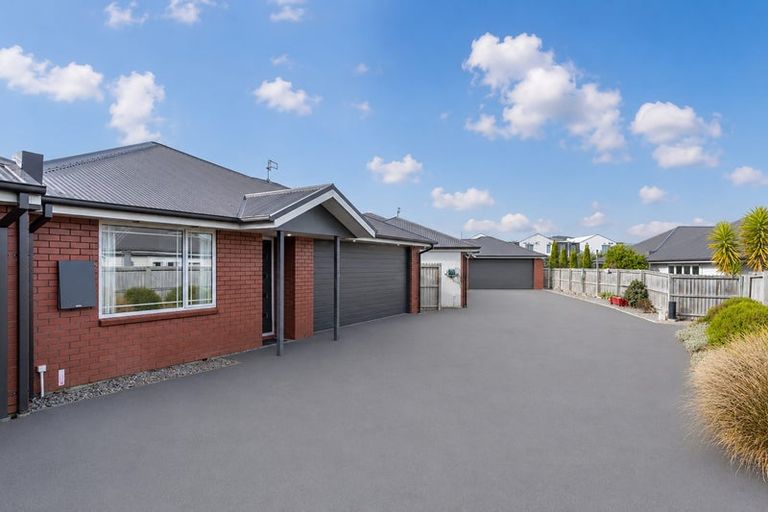 Photo of property in 12a Date Crescent, Aidanfield, Christchurch, 8025