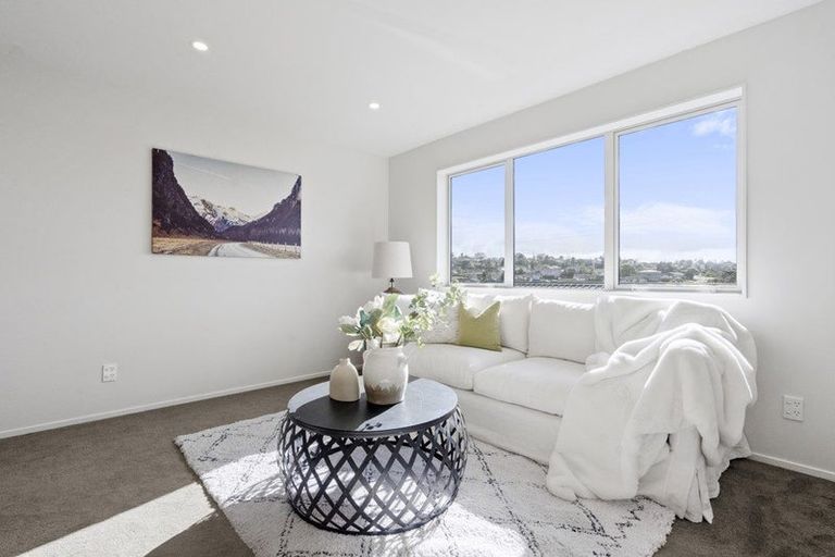 Photo of property in 47a Reynella Drive, Massey, Auckland, 0614