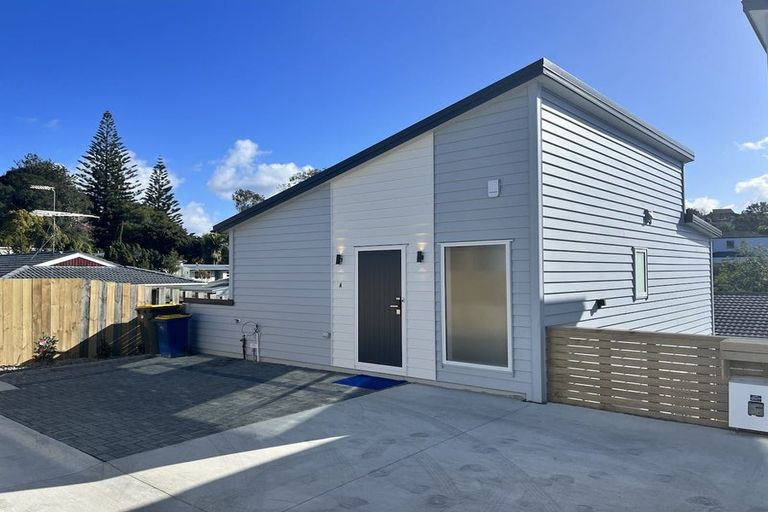 Photo of property in 28b Halberg Street, Glenfield, Auckland, 0629