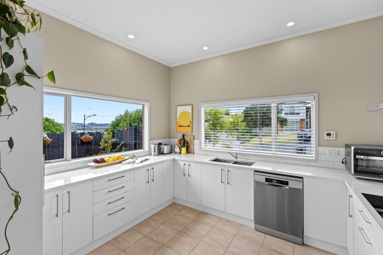 Photo of property in 11 Totara Views Drive, Red Beach, 0932