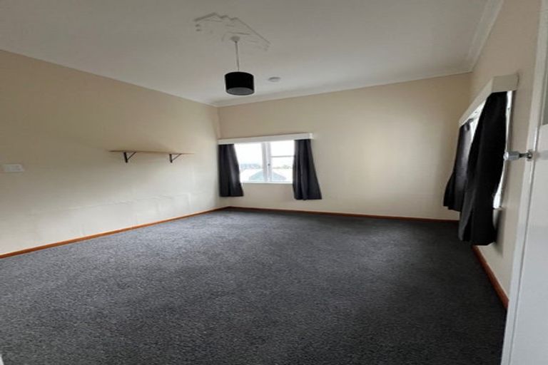 Photo of property in 17 Scarborough Terrace, Mount Victoria, Wellington, 6011