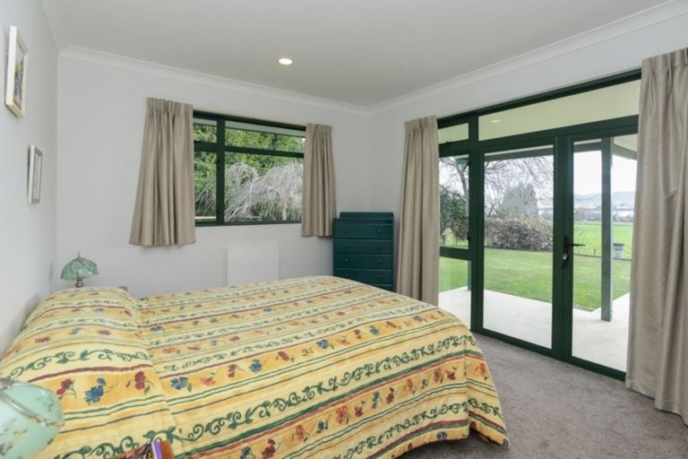 Photo of property in 400 Porangahau Road, Waipukurau, 4282