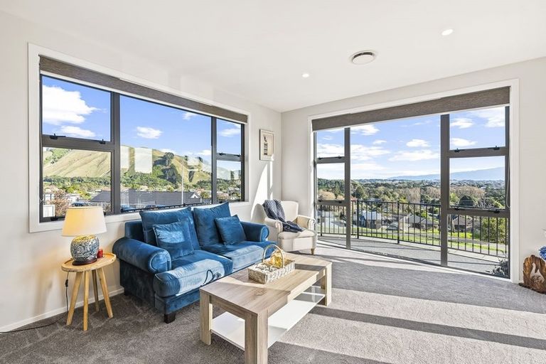 Photo of property in 99 Kakariki Grove, Waikanae, 5036