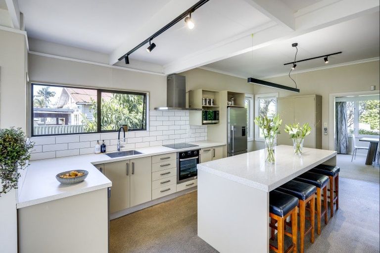 Photo of property in 42 Peddie Street, Taradale, Napier, 4112