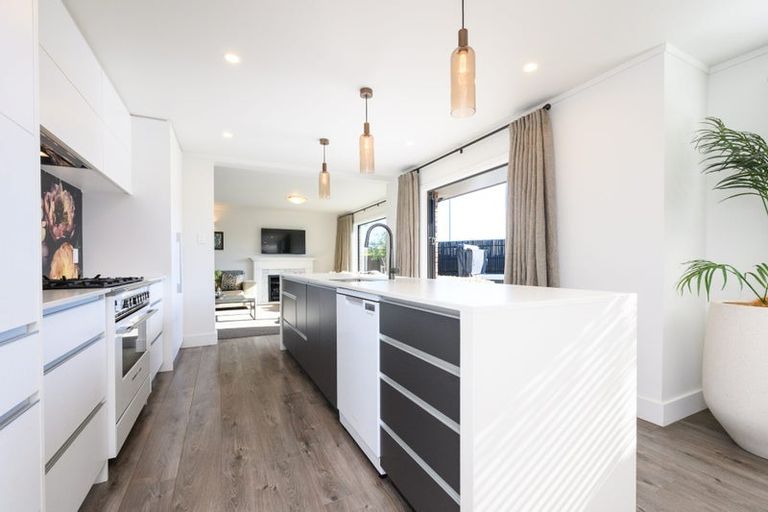 Photo of property in 281 Fitzherbert Avenue, West End, Palmerston North, 4410