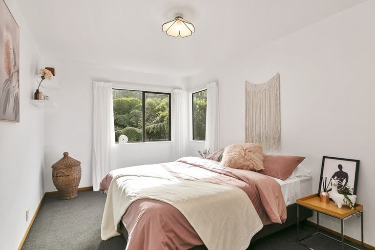 Photo of property in 16 Ramphal Terrace, Khandallah, Wellington, 6035