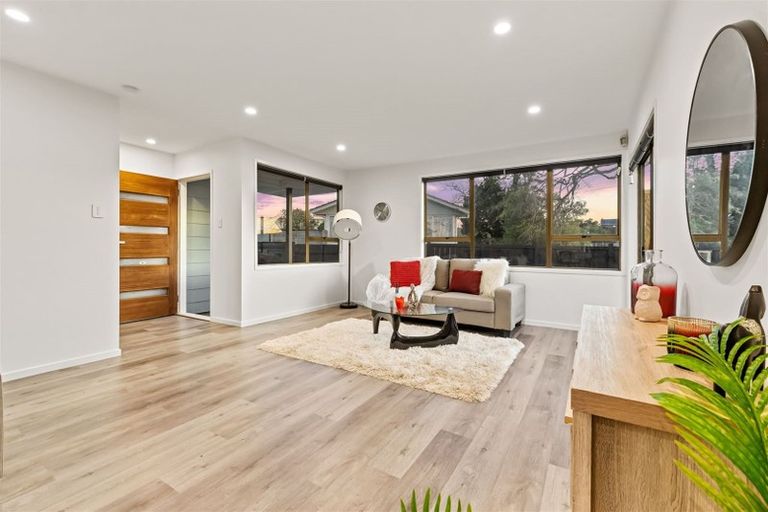Photo of property in 2 Forest Hill Road, Henderson, Auckland, 0612