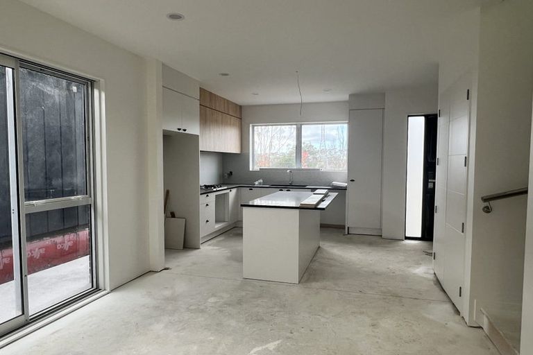 Photo of property in 7 Paretao Street, Massey, 0614