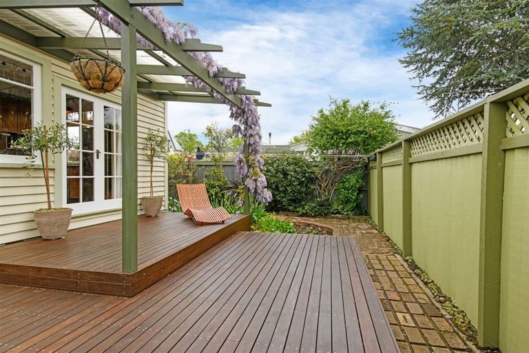 Photo of property in 173 Centaurus Road, Saint Martins, Christchurch, 8022