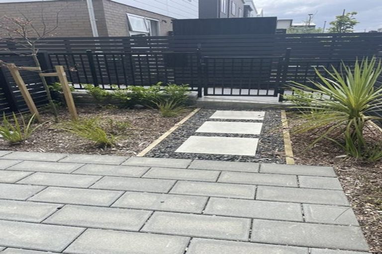 Photo of property in 9/25 Jabuka Street, Glen Eden, 0602