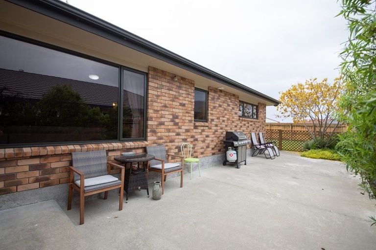 Photo of property in 46 Peter Hall Drive, Kelvin Grove, Palmerston North, 4414