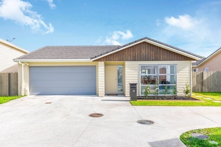 Photo of property in 24 Popokatea Drive, Takanini, 2112
