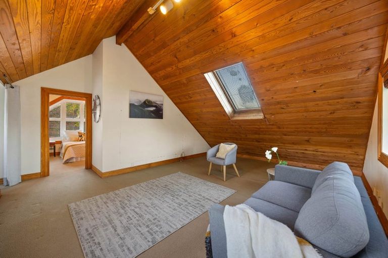 Photo of property in 5 Queen Street, Northcote Point, Auckland, 0627