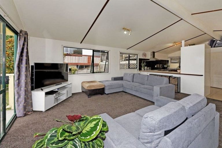 Photo of property in 53 Don Buck Road, Massey, Auckland, 0614