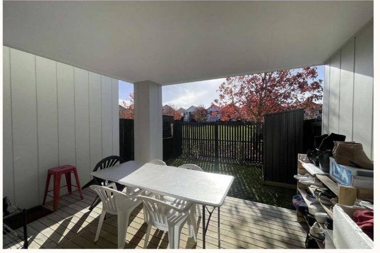 Photo of property in 28 Whai Hua Lane, Mangere Bridge, Auckland, 2022