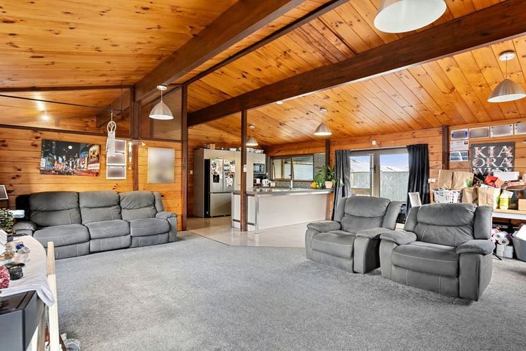 Photo of property in 56 Makora Road, Massey, Auckland, 0614