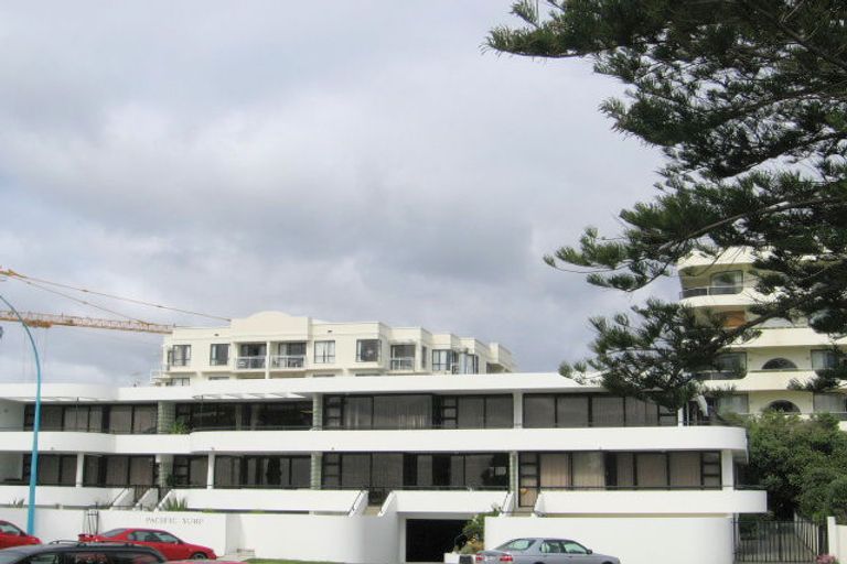 Photo of property in 11/10 Marine Parade, Mount Maunganui, 3116