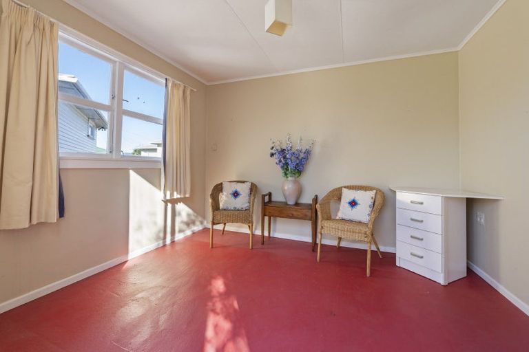 Photo of property in 8 Buckland Place, Spotswood, New Plymouth, 4310