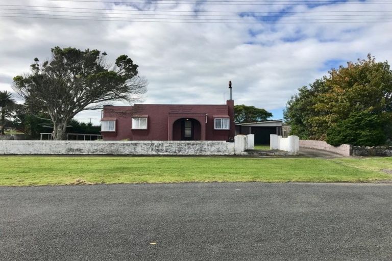 Photo of property in 72 Leslie Street, Waitara, 4320
