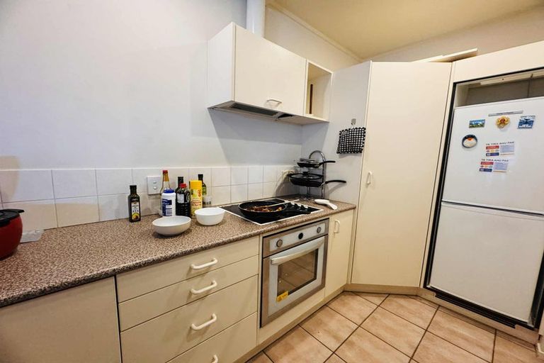 Photo of property in Maddison Apartments, 1/6e Queen Street, Palmerston North, 4410