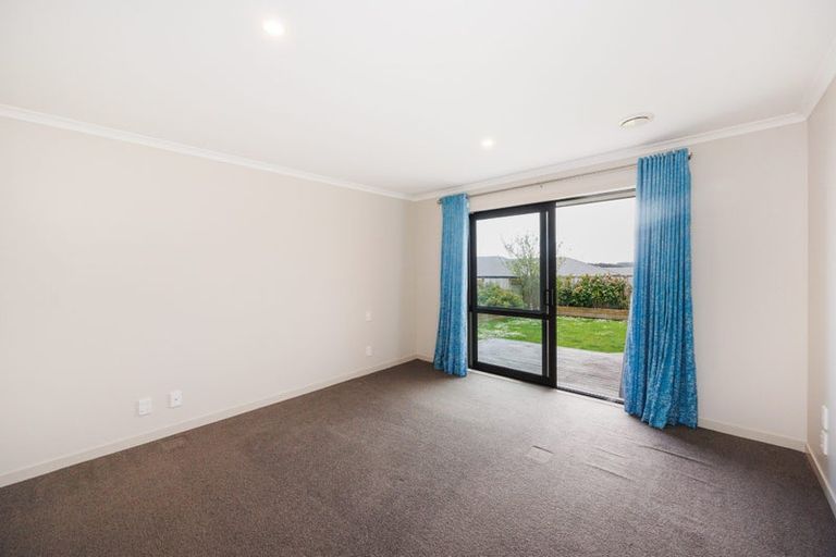 Photo of property in 8 Gibraltar Way, Fitzherbert, Palmerston North, 4410