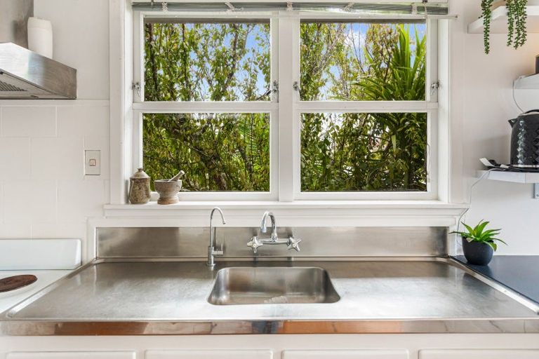 Photo of property in 25 Roseneath Place, Birkdale, Auckland, 0626