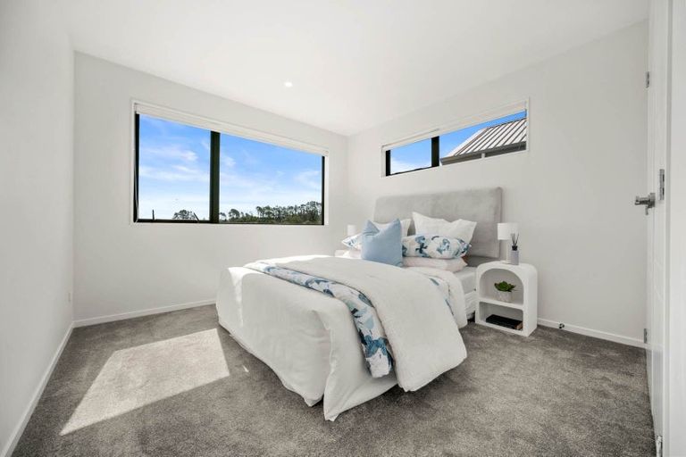 Photo of property in 43 Sunnyheights Road, Orewa, 0931