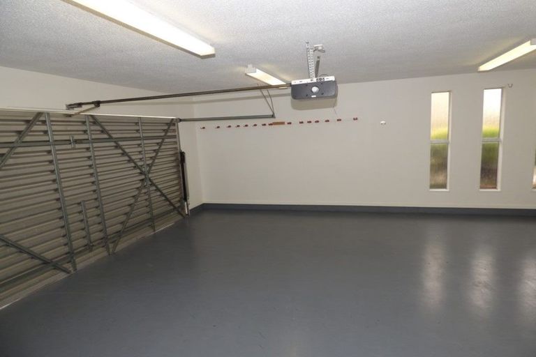 Photo of property in 16 Cricklewood Place, Avonhead, Christchurch, 8042