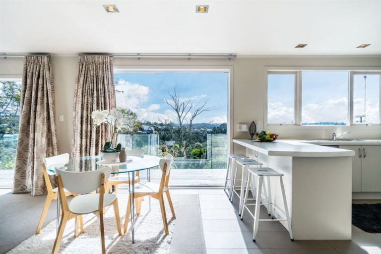 Photo of property in 8 Catrina Avenue, Birkenhead, Auckland, 0626