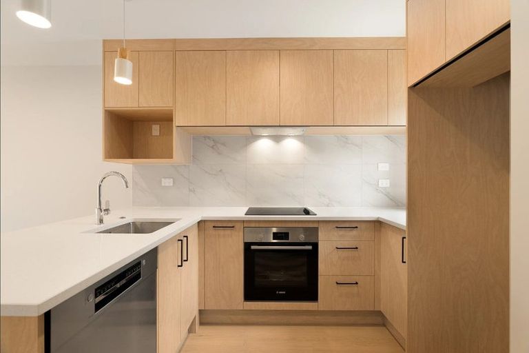 Photo of property in 21 Awhi Lane, Massey, 0614
