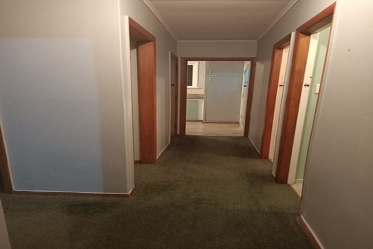 Photo of property in 2 Robertshawe Crescent, Dannevirke, 4930