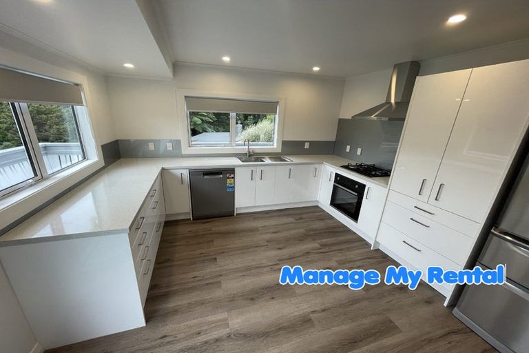 Photo of property in 14 West Road, Northland, Wellington, 6012