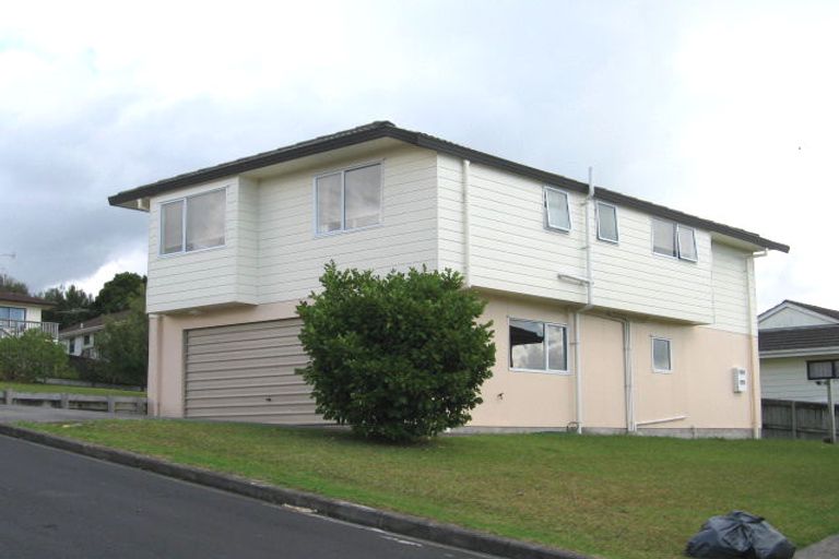 Photo of property in 2/2 Luxor Place, Massey, Auckland, 0614
