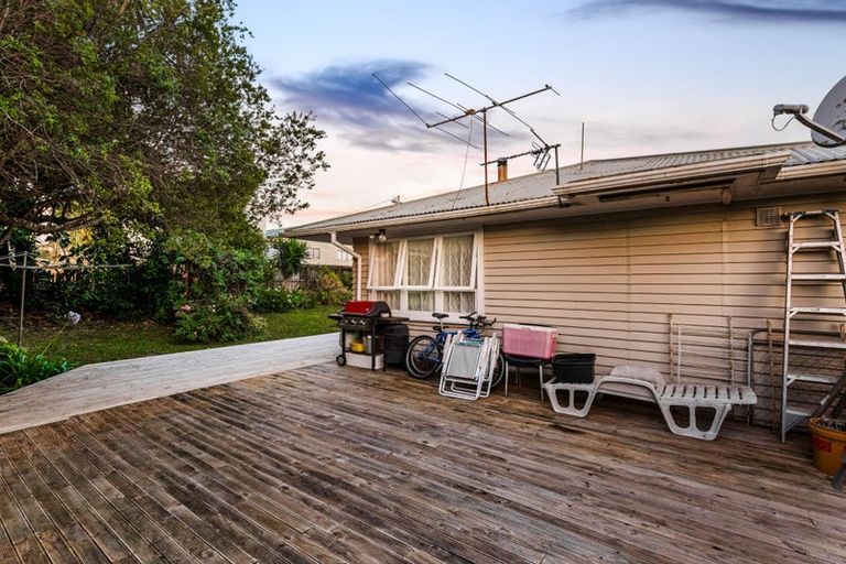 Photo of property in 77 Royal Road, Massey, Auckland, 0614