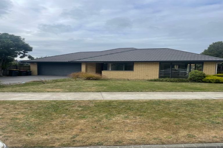 Photo of property in 8 Richard Seddon Drive, Northwood, Christchurch, 8051