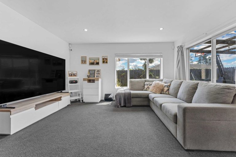 Photo of property in 9 Maadi Place, Papakura, 2110