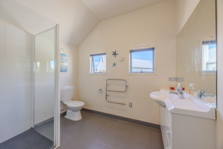 Photo of property in 9 Meadowbrook Place, Wanaka, 9305