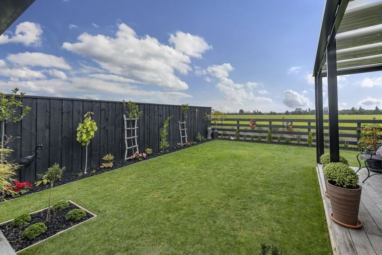 Photo of property in 18 Ellmers Street, Woodend, 7691