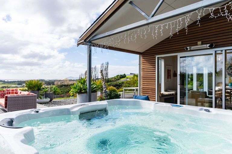 Photo of property in 15 Sandhill Heights, Mangawhai, 0975